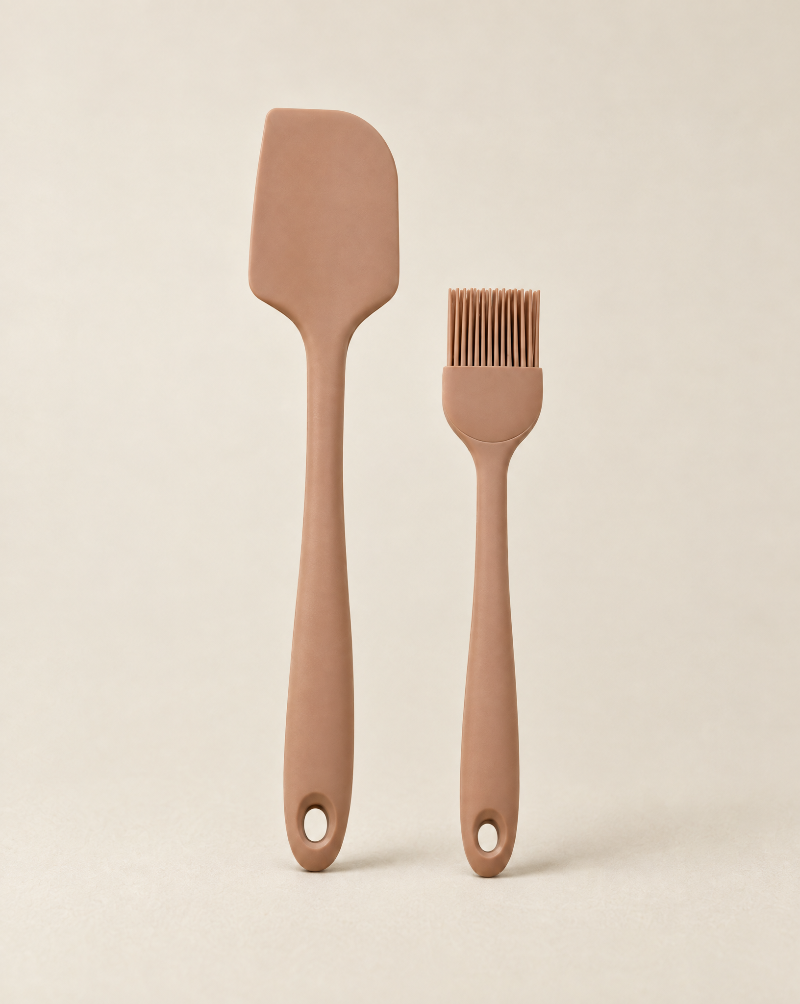 Silica Duo Warm Taupe op beige achtergrond