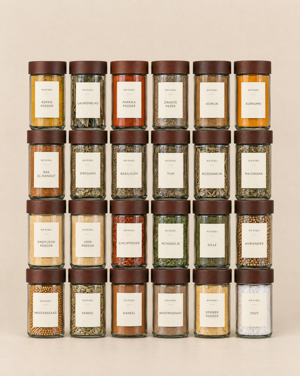 Totally Spice set van 24 op beige achtergrond